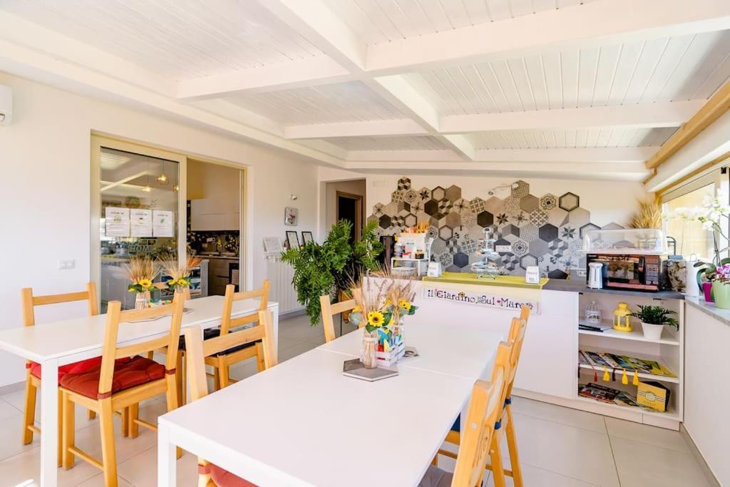 Il Giardino Sul Mare Bed & Breakfast Briatico